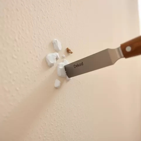 Jak Usunąć Klej Montażowy Ze Ściany