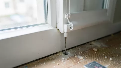 montaż rolet na okna plastikowe